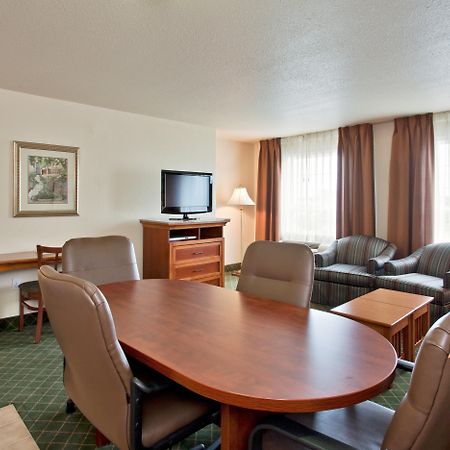 Staybridge Suites - Calgary Airport By Ihg Room photo