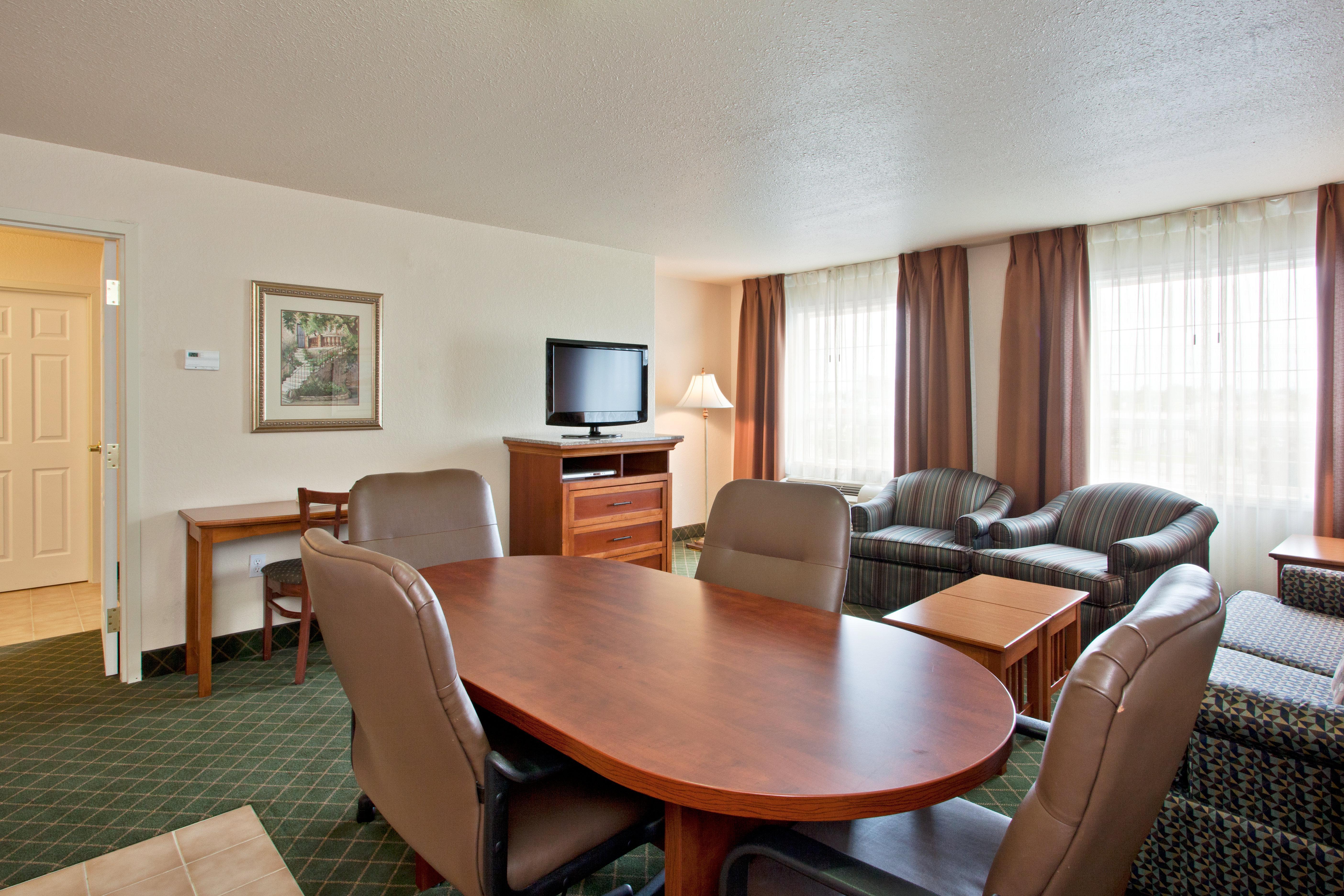 Staybridge Suites - Calgary Airport By Ihg Room photo